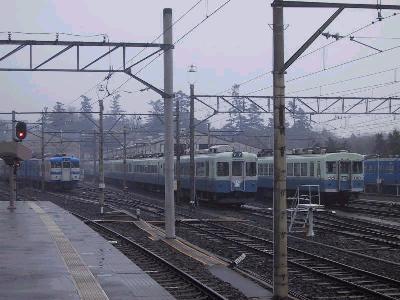 出品終了の為、最終値下げ　伊豆急100系 サロ　東急車輌 台車銘板 TS-318 330px-Izukyu_kumoha103-2.jpg